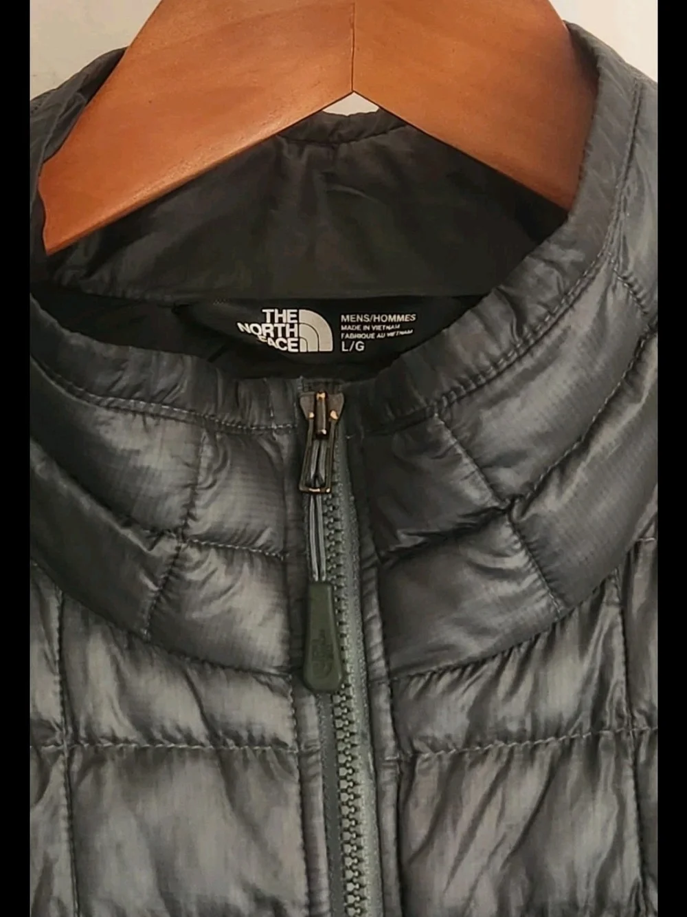 The North Face Men's L Lightweight Quilted Jacket in Olive Green